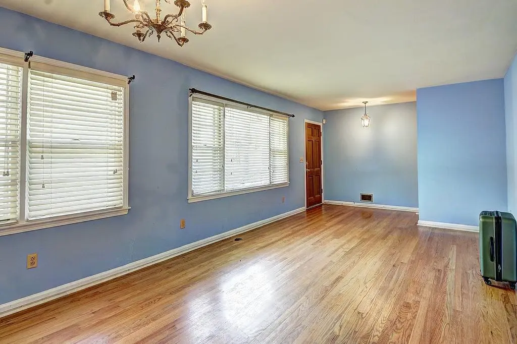 Before photo of Dining 01